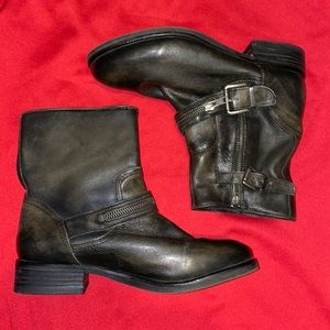 Hinge Double Zipper Leather Biker Boots